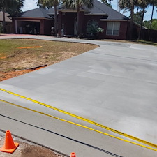enhance-your-curb-appeal-with-a-new-concrete-driveway-in-navarre 0
