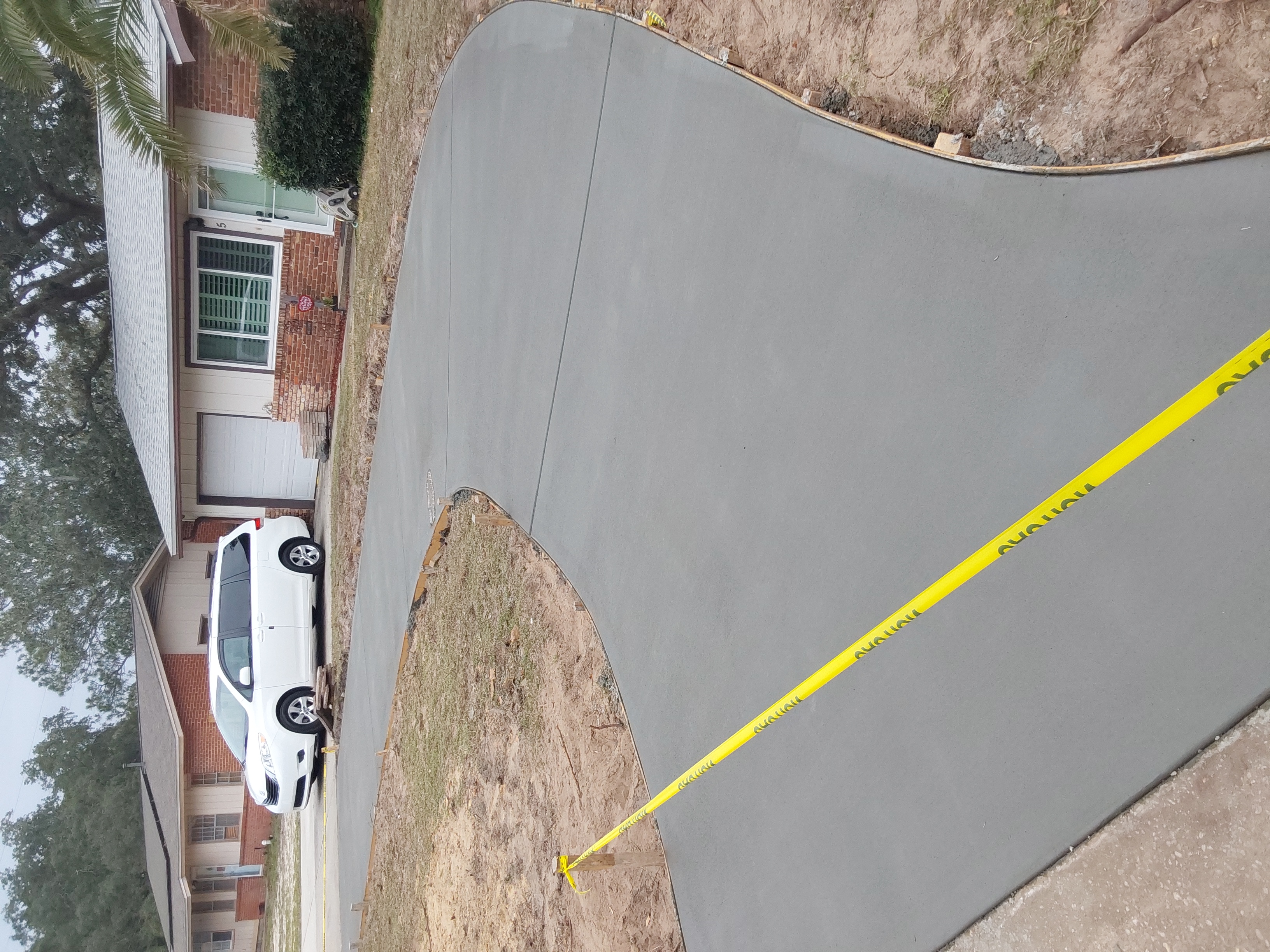 SUPERIOR  CONCRETE DRIVEWAY INSTALLATION IN FORTWALTON FL